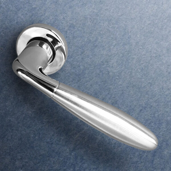 Maniglia modello Drop