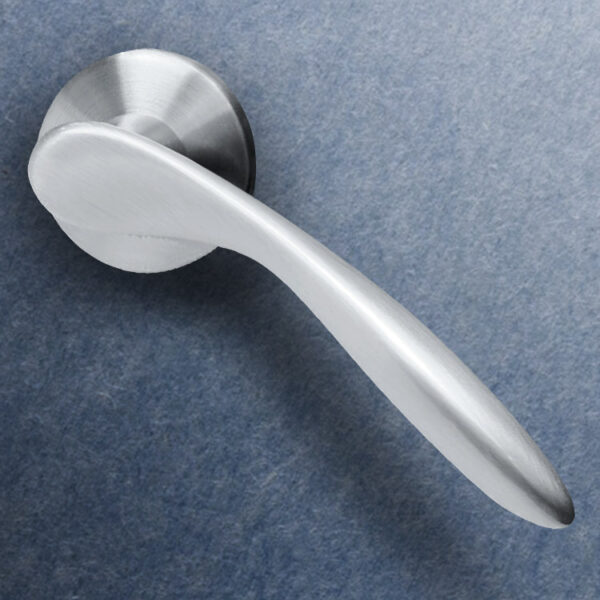 Maniglia Meganisi in cromo satinata